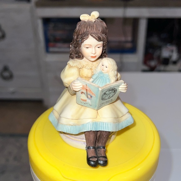 Jan Hagara collectibles Becky Marie Club Figurine C 22352 #278 - Picture 2 of 8